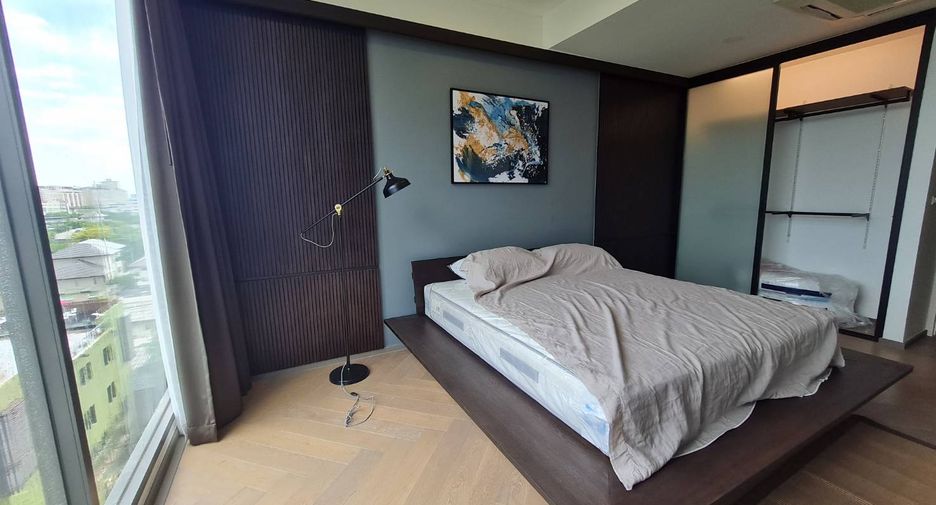 For rent and for sale 1 bed condo in Watthana, Bangkok