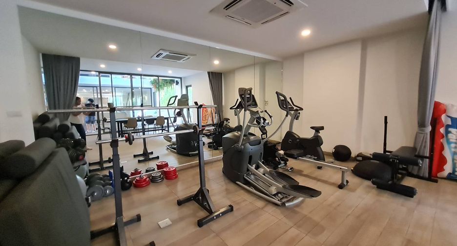 For rent and for sale 1 bed condo in Watthana, Bangkok