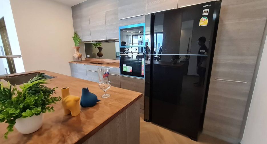 For rent and for sale 1 bed condo in Watthana, Bangkok