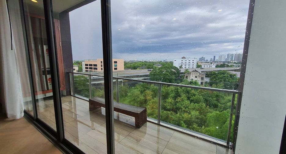 For rent and for sale 1 bed condo in Watthana, Bangkok
