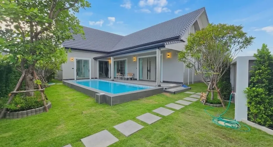 For sale 4 bedrooms villa in Bang Lamung, Chonburi