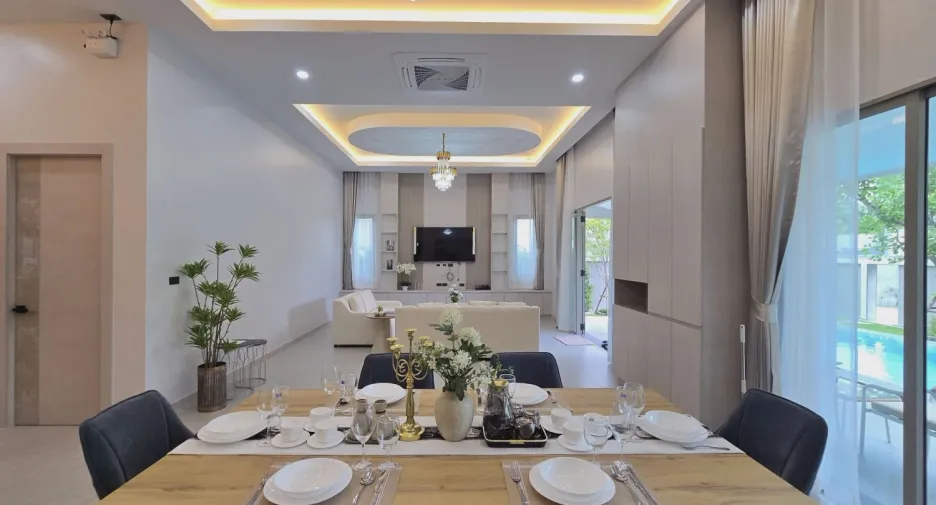 For sale 4 bedrooms villa in Bang Lamung, Chonburi