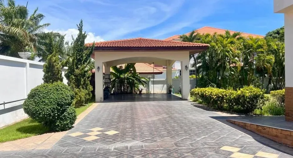 À vendre 4 chambres villa à Bang Lamung, Chonburi
