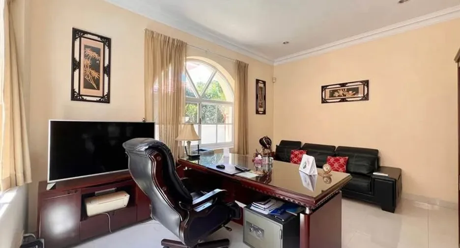 À vendre 4 chambres villa à Bang Lamung, Chonburi