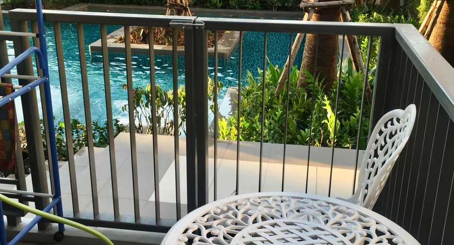 For rent 2 bedrooms condo in Phra Khanong, Bangkok