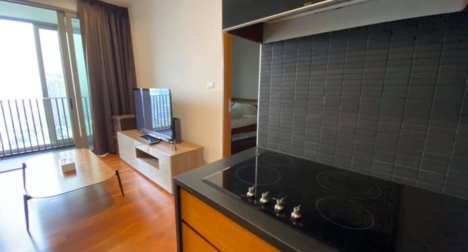 For rent 2 bedrooms condo in Khlong Toei, Bangkok