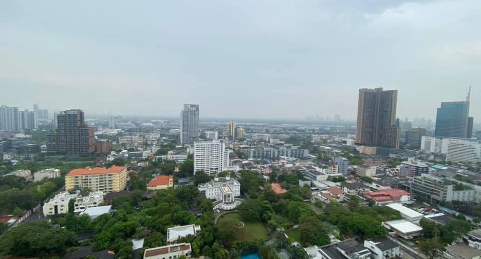 For rent 2 bedrooms condo in Khlong Toei, Bangkok
