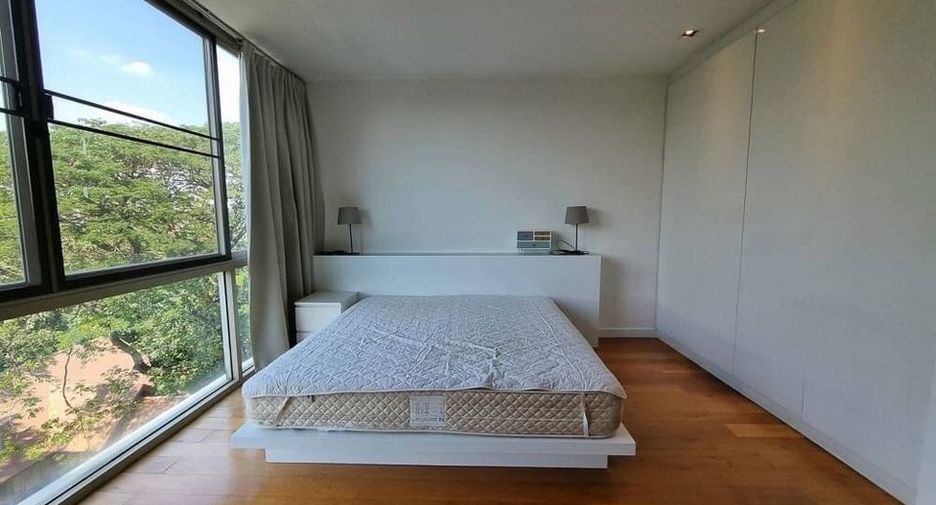 For rent 1 bed condo in Khlong Toei, Bangkok