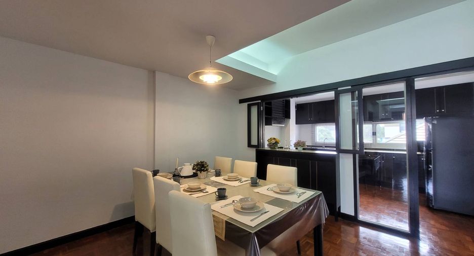 For rent 3 bedrooms condo in Khlong Toei, Bangkok