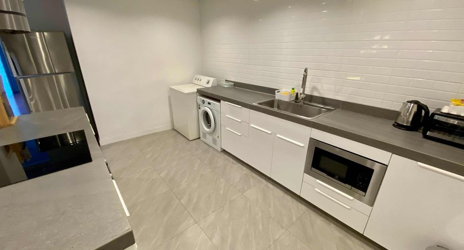 For rent 3 ベッドルーム condo in Pathum Wan, Bangkok