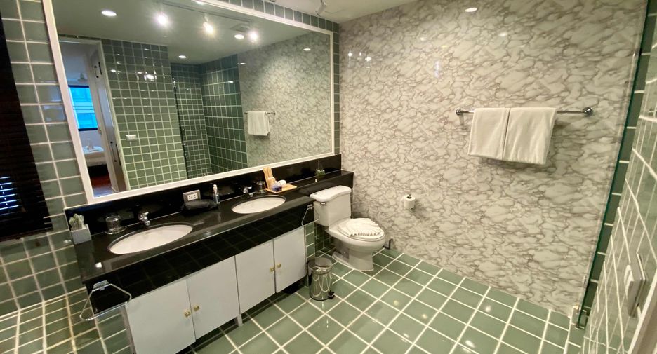 For rent 3 ベッドルーム condo in Pathum Wan, Bangkok