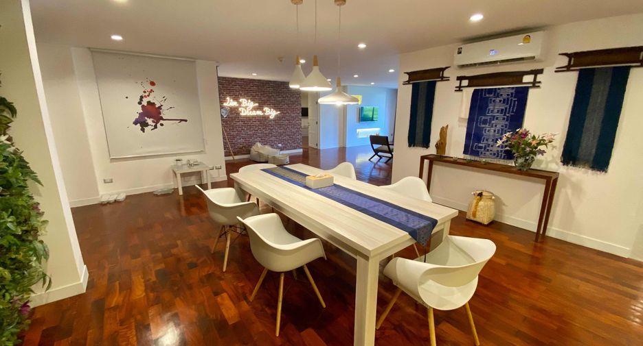 For rent 3 ベッドルーム condo in Pathum Wan, Bangkok