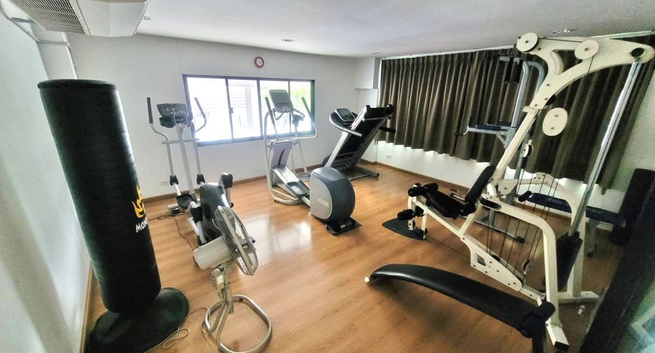 For rent 3 bedrooms condo in Khlong Toei, Bangkok