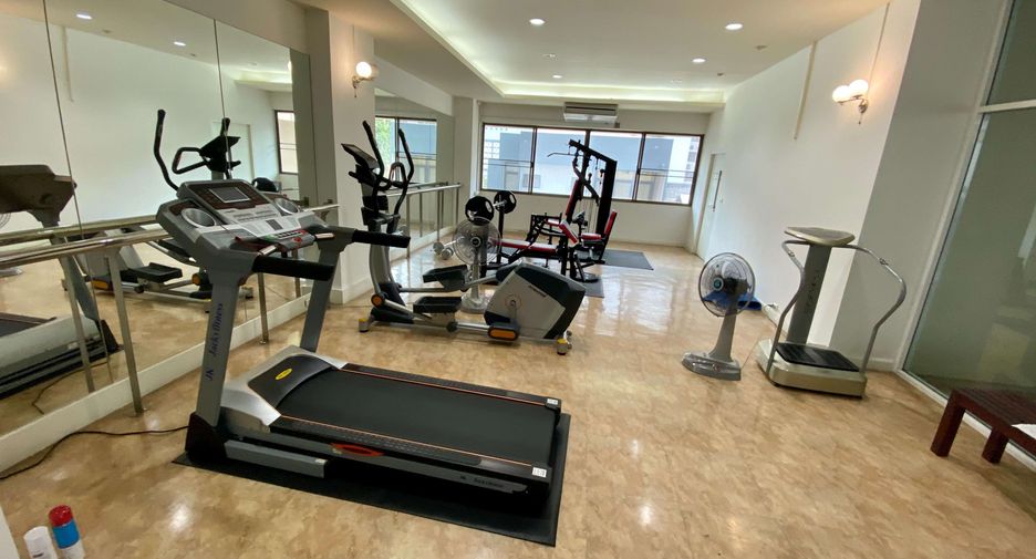 Condo en alquiler de 2 habitaciones en Khlong Toei, Bangkok