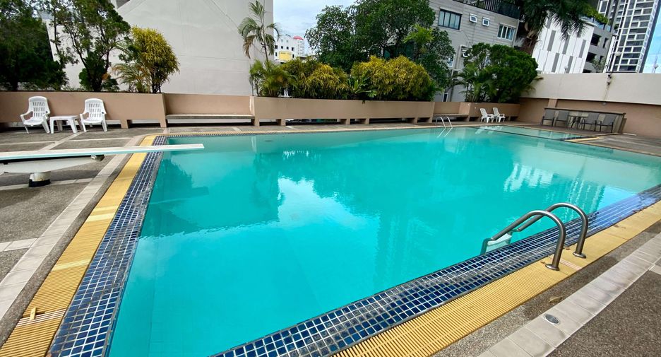 Condo en alquiler de 2 habitaciones en Khlong Toei, Bangkok