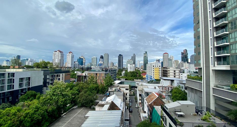 Condo en alquiler de 2 habitaciones en Khlong Toei, Bangkok