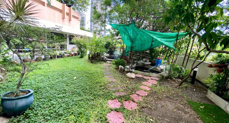 Condo en alquiler de 2 habitaciones en Khlong Toei, Bangkok