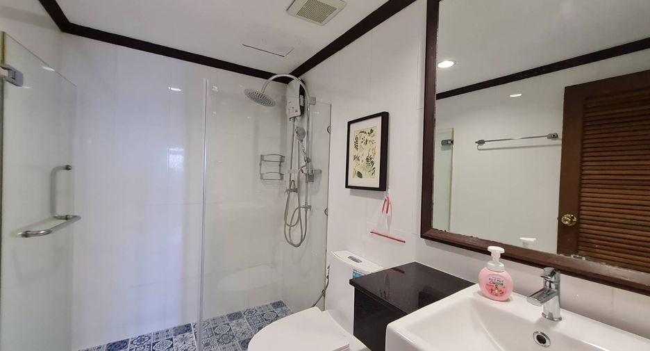 ให้เช่า 3 ห้องนอน คอนโด ใน วัฒนา, กรุงเทพฯ