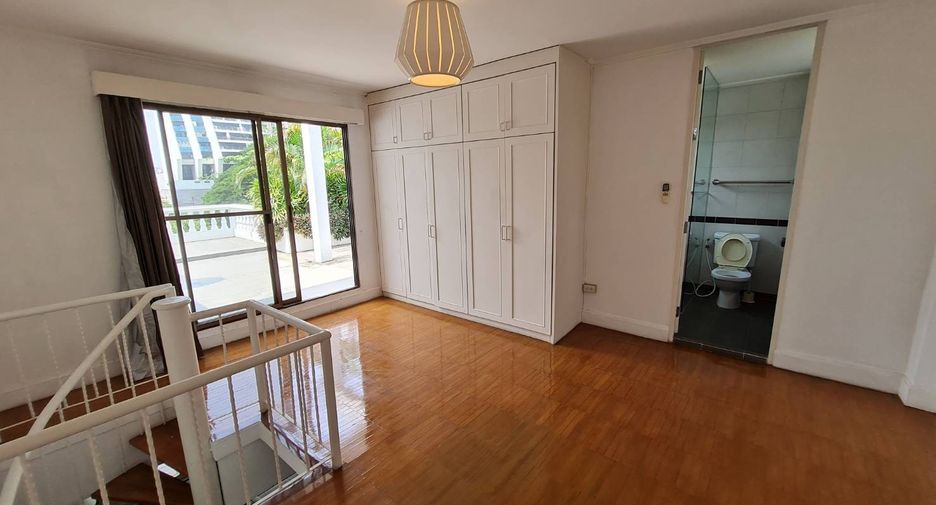 For rent 3 bedrooms condo in Yan Nawa, Bangkok