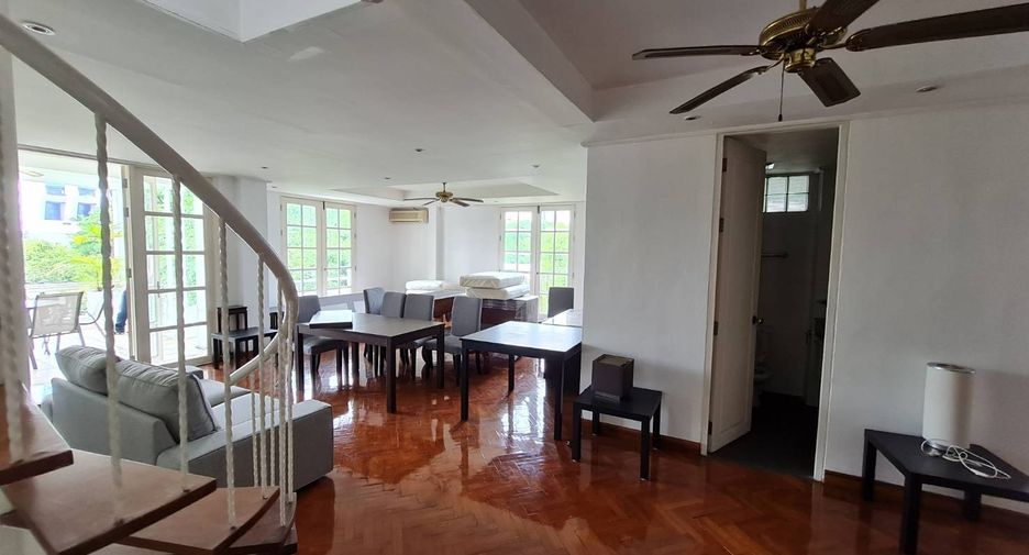 For rent 3 bedrooms condo in Yan Nawa, Bangkok