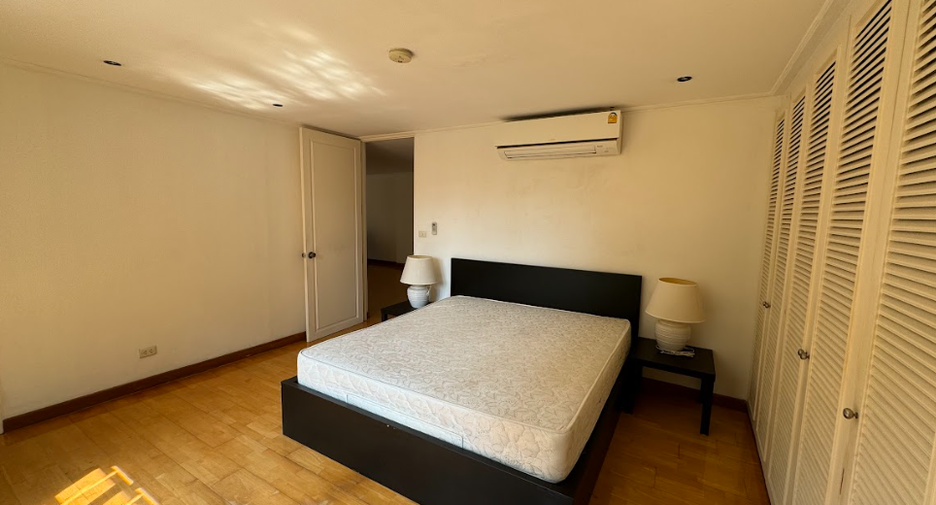 For rent 2 ベッドルーム condo in Yan Nawa, Bangkok