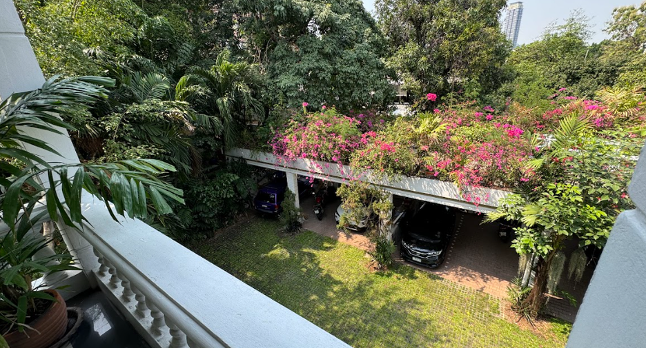 For rent 2 ベッドルーム condo in Yan Nawa, Bangkok