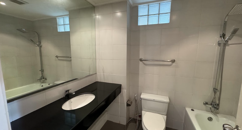 For rent 2 ベッドルーム condo in Yan Nawa, Bangkok