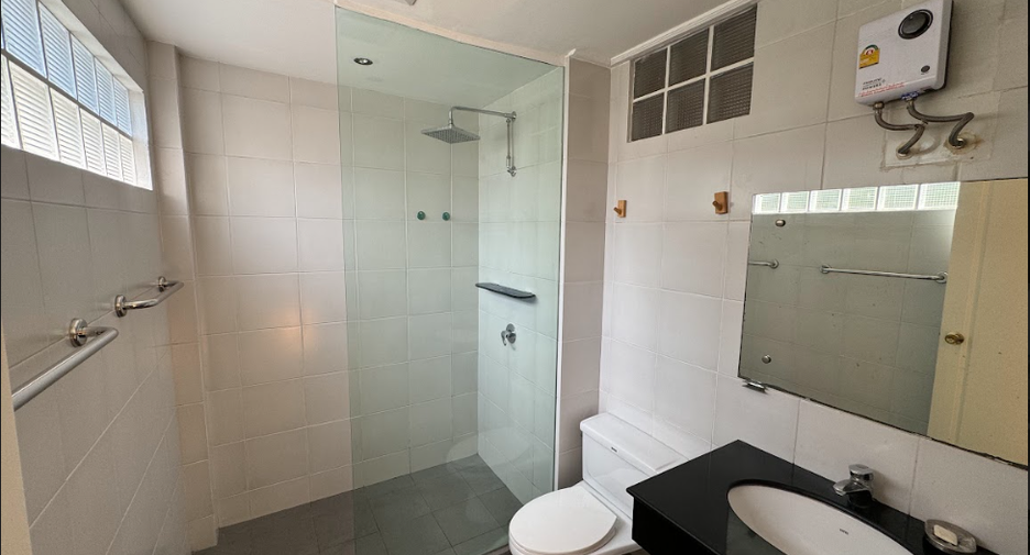 For rent 2 ベッドルーム condo in Yan Nawa, Bangkok
