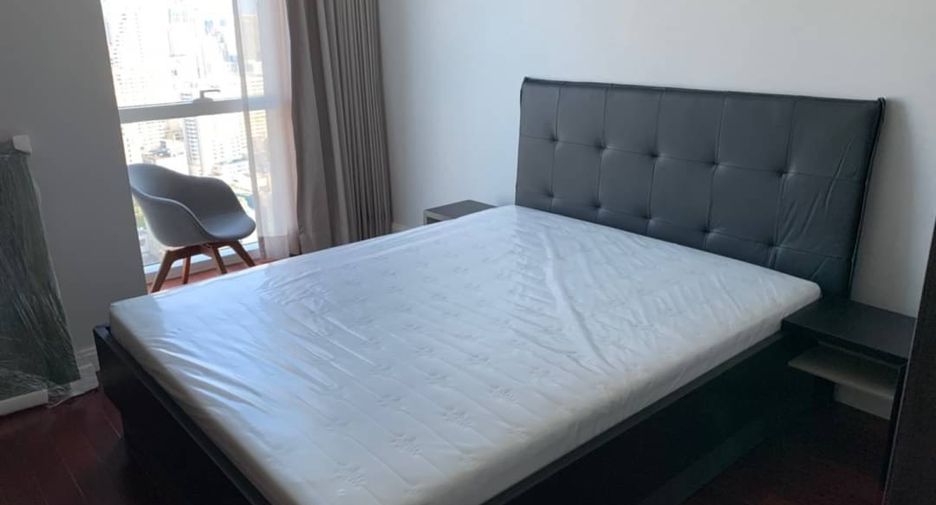 For rent 3 bedrooms condo in Pathum Wan, Bangkok