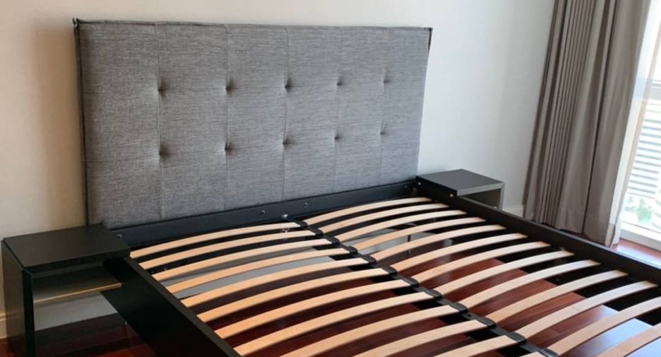 For rent 3 bedrooms condo in Pathum Wan, Bangkok