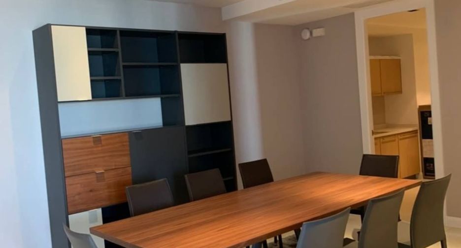 For rent 3 bedrooms condo in Pathum Wan, Bangkok
