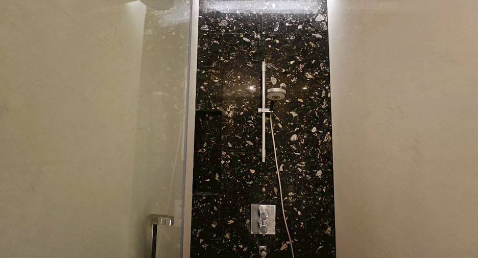 For rent and for sale 1 bed condo in Khlong Toei, Bangkok