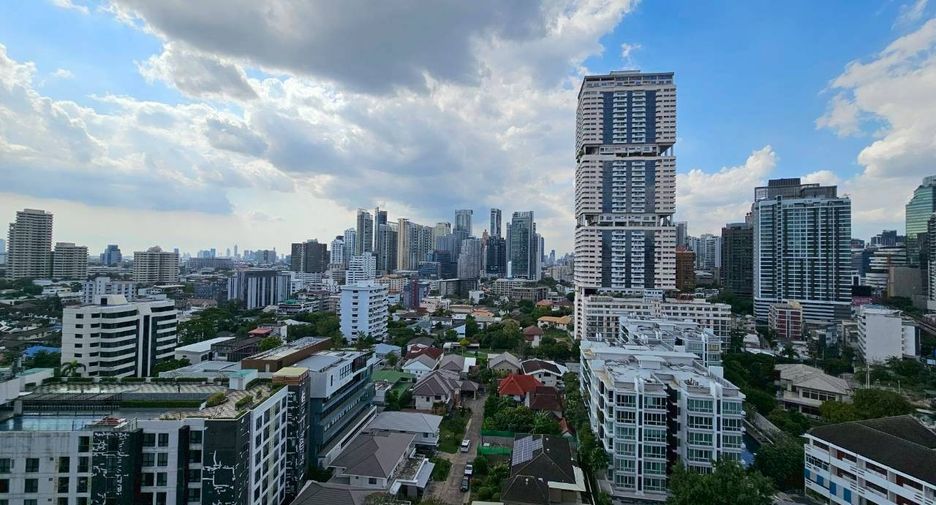 For rent and for sale 1 bed condo in Khlong Toei, Bangkok