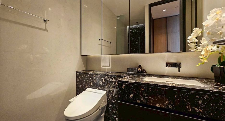 For rent and for sale 1 bed condo in Khlong Toei, Bangkok
