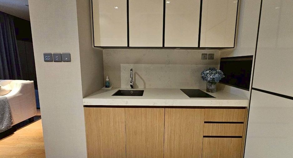 For rent and for sale 1 bed condo in Khlong Toei, Bangkok