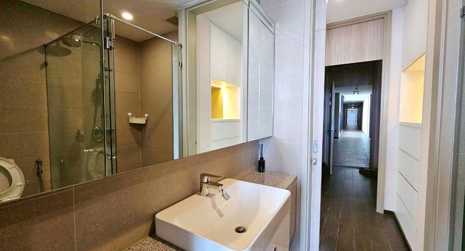 À louer 2 chambres condo à Pathum Wan, Bangkok
