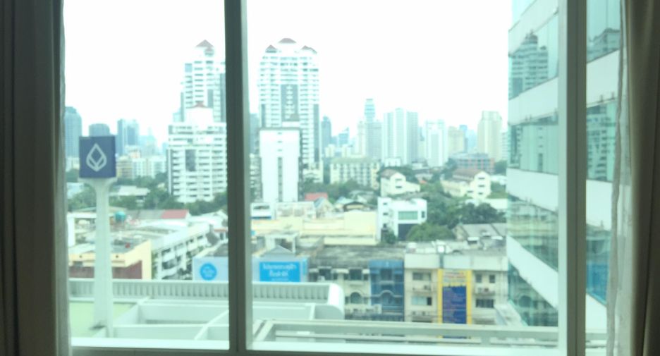 For rent 2 bedrooms condo in Khlong Toei, Bangkok