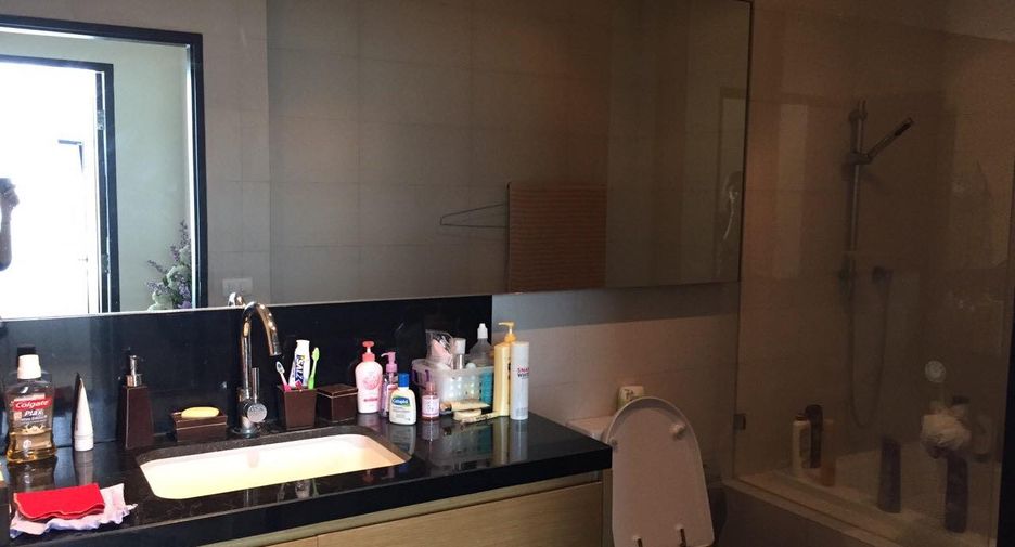 For rent 2 bedrooms condo in Khlong Toei, Bangkok