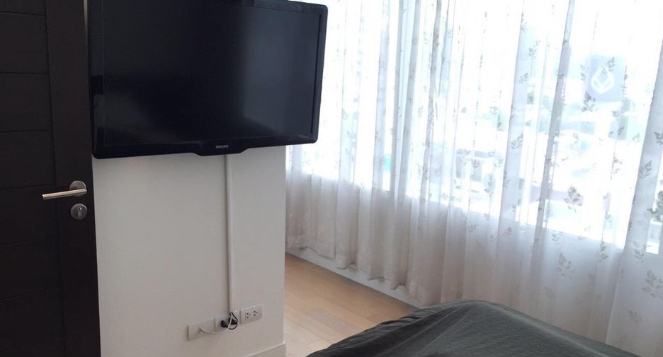 For rent 2 bedrooms condo in Khlong Toei, Bangkok