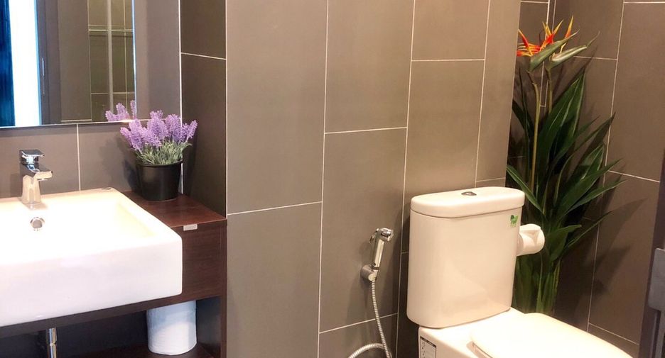 For rent 2 bedrooms condo in Watthana, Bangkok