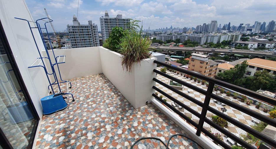 Wohnung zur Miete und zum Kauf mit 2 Zimmer in Phra Khanong, Bangkok