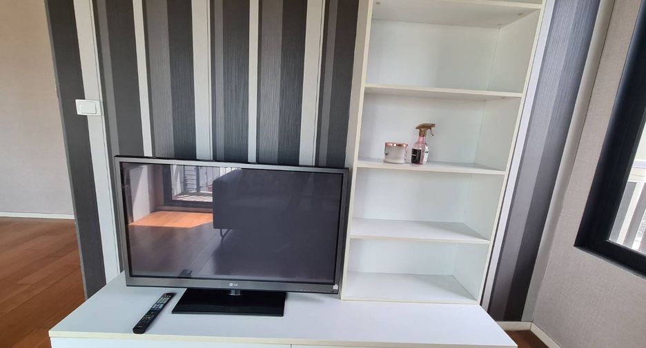 For rent 2 bedrooms condo in Watthana, Bangkok