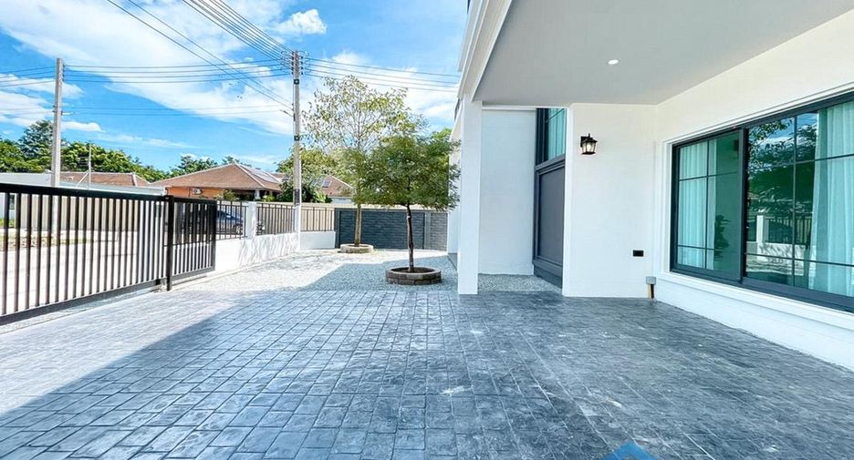 For sale 4 bedrooms house in Huay Yai, Pattaya