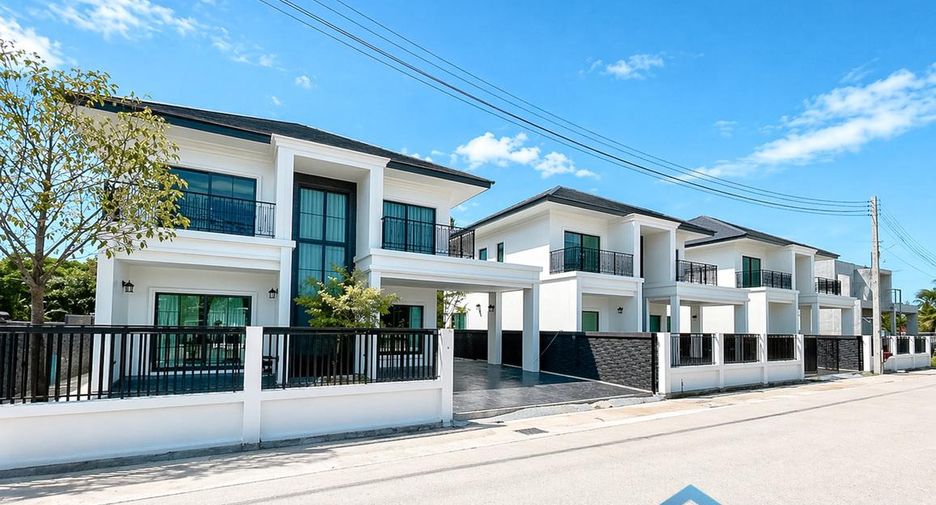 For sale 4 bedrooms house in Huay Yai, Pattaya
