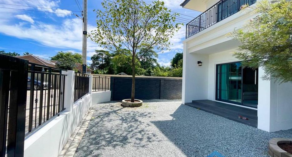 For sale 4 bedrooms house in Huay Yai, Pattaya