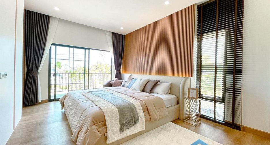For sale 4 bedrooms house in Huay Yai, Pattaya
