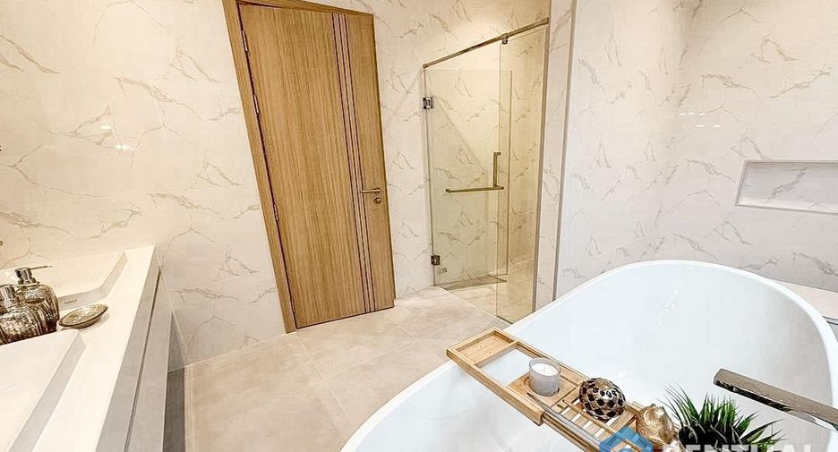 For sale 4 bedrooms house in Bang Lamung, Chonburi