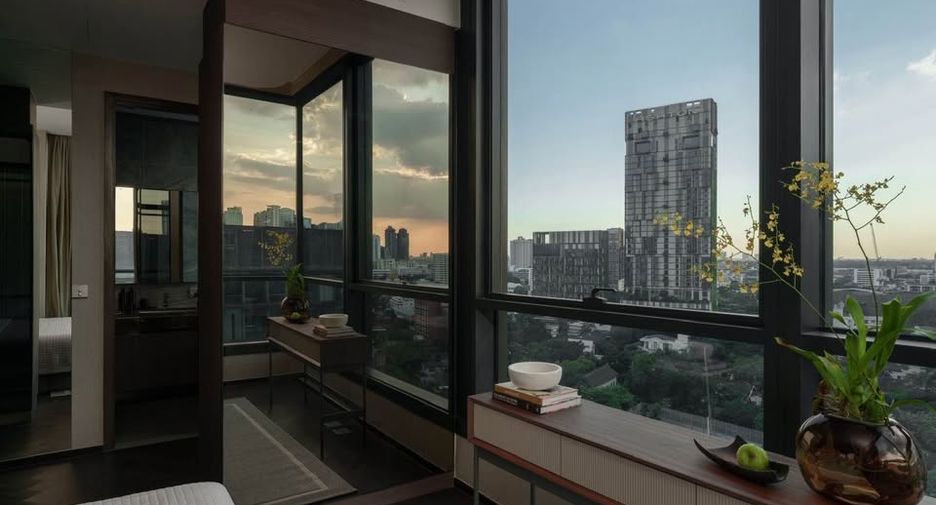 For rent 2 bedrooms condo in Khlong Toei, Bangkok