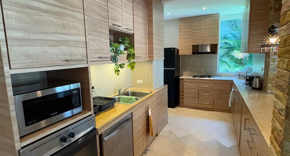For sale 5 bedrooms villa in Thalang, Phuket