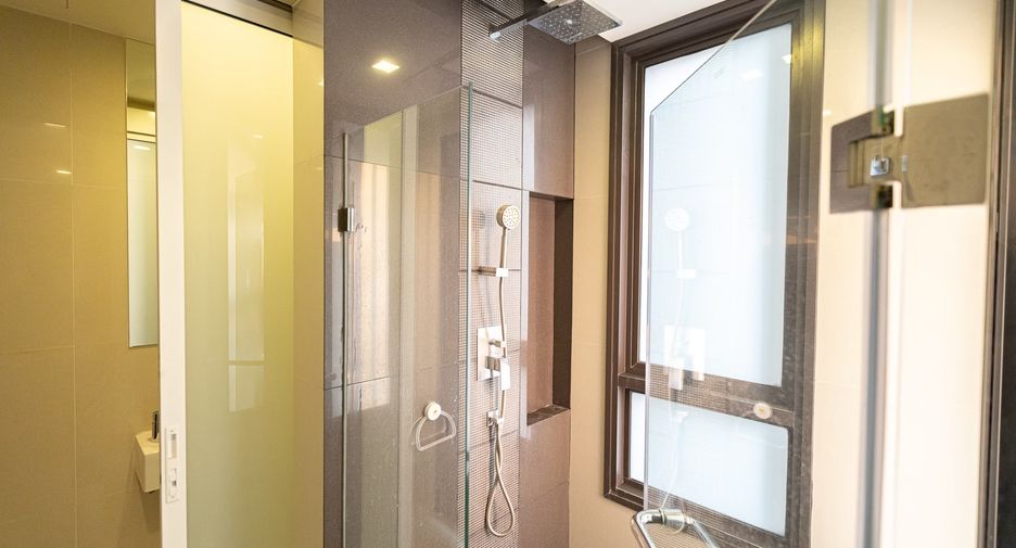 Condo en alquiler de 2 habitaciones en Khlong Toei, Bangkok